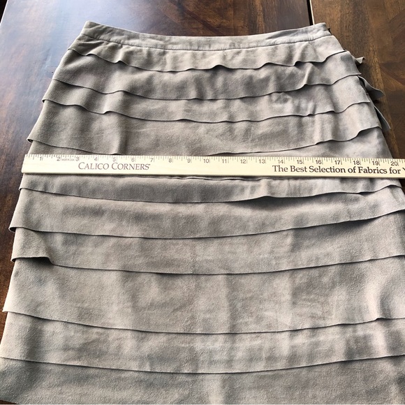 Worth Collection Tan Suede Leather Tierd Skirt Size 8 - Picture 5 of 8